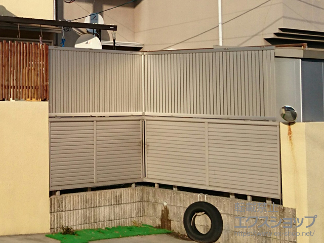 熊本県熊本市ののフェンス・柵 エクスラインフェンス6型 自由柱施工＜3段支柱＞ 施工例