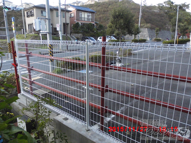神奈川県横須賀市ののフェンス・柵 メッシュフェンス M0 固定柱 施工例