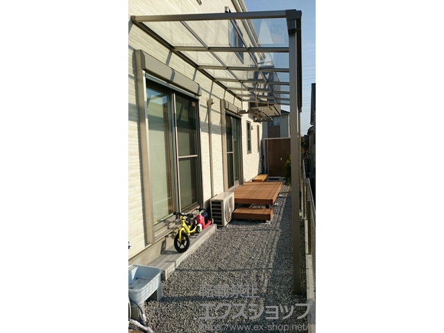 埼玉県川越市ののテラス屋根 スピーネ F型 テラスタイプ 単体 積雪〜20cm対応＋吊り下げ物干しAセット 標準 2本入り×1セット 施工例