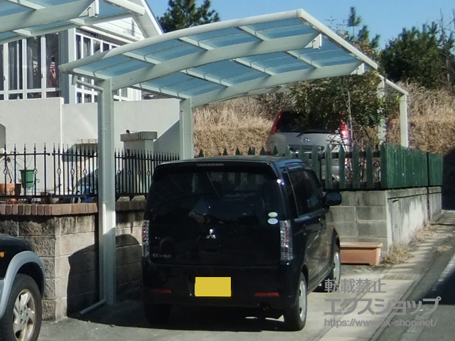 愛知県瀬戸市ののカーポート レイナポートグラン 積雪〜20cm対応＋着脱式サポート 標準・ハイルーフ兼用 2本入×1セット 施工例