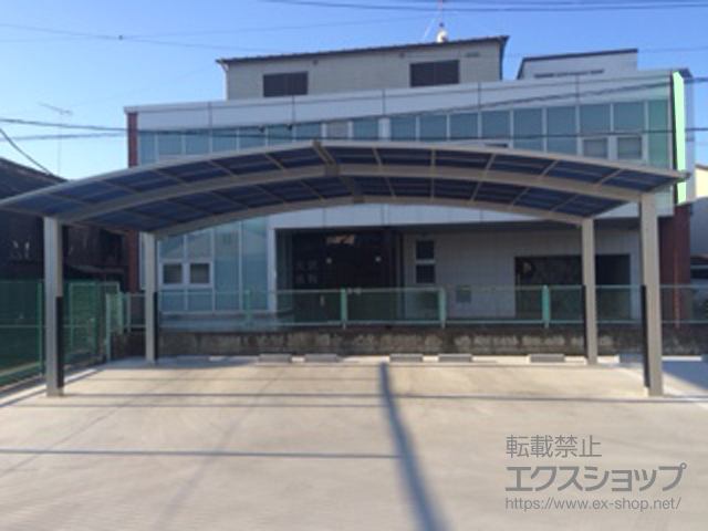 栃木県栃木市ののカーポート レイナトリプルポートグラン 積雪〜20cm対応＋柱カバー(大) 2枚入り×2セット 施工例