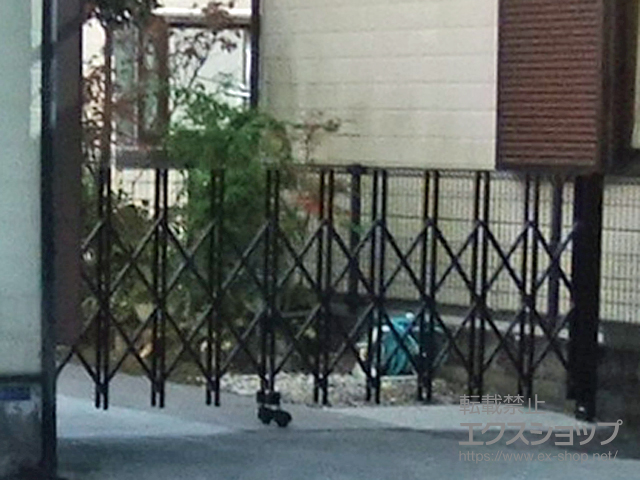 鹿児島県霧島市ののカーゲート トリップゲート RA型 ノンレール 片開き 施工例