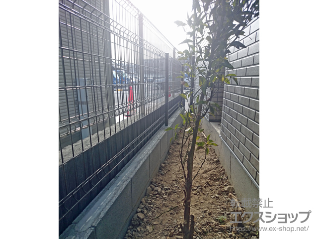 東京都葛飾区ののフェンス・柵 ハイグリッドフェンスUF8型 フリーポールタイプ 高さ 施工例