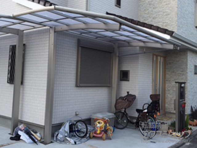 大阪府八尾市ののカーポート レイナポートREグラン 前下がり 積雪〜20cm対応 施工例