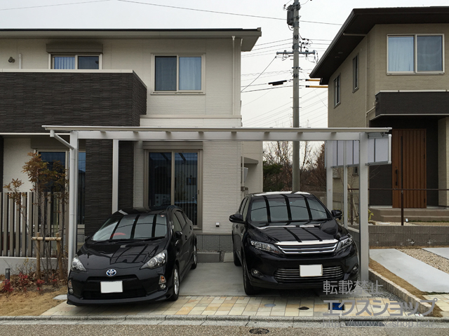 三重県桑名市ののカーポート ソリッドポート ワイド 積雪〜20cm対応＋ソリッドポート ワイド サイドパネル 施工例