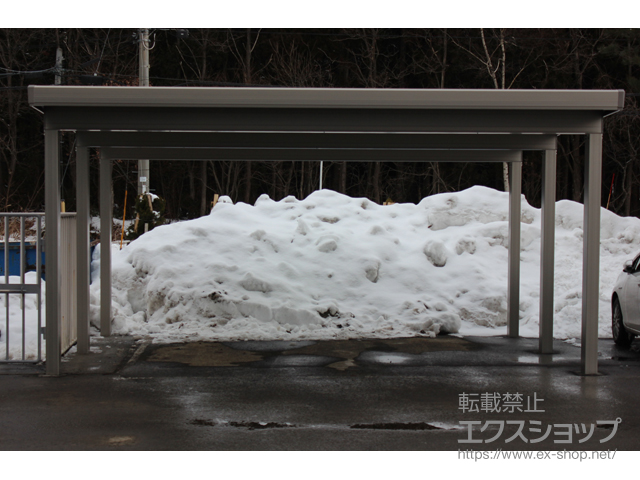 秋田県北秋田市のLIXIL リクシル（トステム）のカーポート テリオスポートIII 4500 2台用 角柱6本仕様 積雪〜150cm対応 施工例