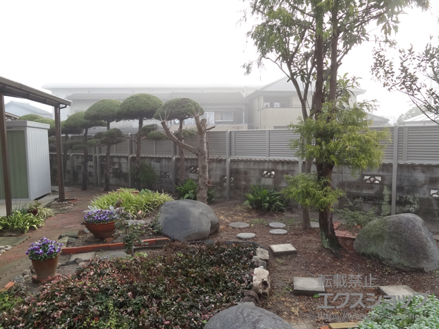 福岡県行橋市ののフェンス・柵 レスティナフェンス5型 目隠しルーバー 3段支柱 施工例