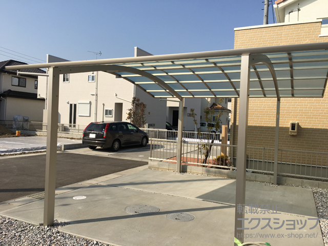 岐阜県瑞穂市ののカーポート レイナツインポートグラン　積雪〜20cm対応＋水平式物干し テラス柱用 標準 2本入り×1セット 施工例