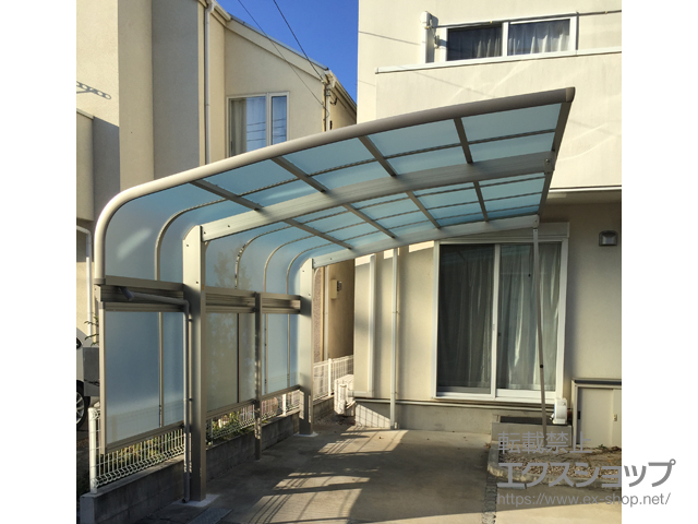 東京都武蔵村山市ののカーポート レイナキャップポートグラン　積雪〜20cm対応＋サイドパネル+着脱式サポート＋屋根ふき材補強部品×2セット 施工例