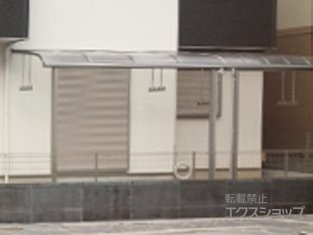 奈良県橿原市ののテラス屋根 プレシオステラス R型 テラスタイプ 単体 積雪〜20cm対応＋吊り下げ式物干し ロング 2本入り×1セット 施工例