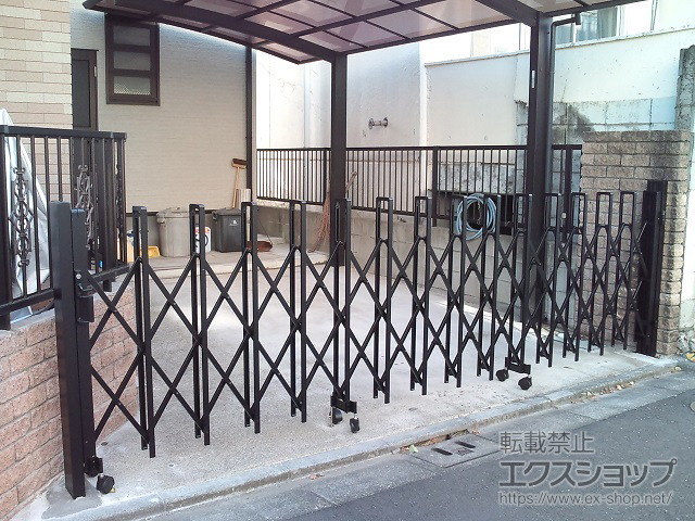 東京都足立区ののカーゲート トリップゲート RB型 ノンレール 片開き 44S 施工例