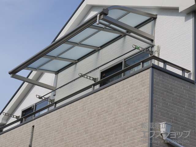 愛知県安城市ののバルコニー・ベランダ屋根 ヴェクターテラス R型 ルーフタイプ 単体 積雪〜20cm対応 施工例