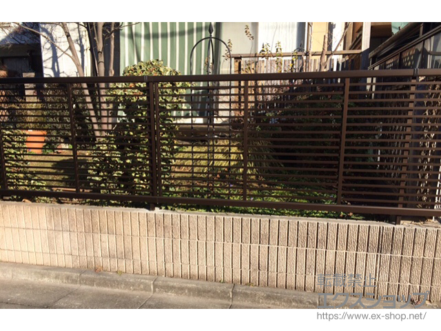 東京都八王子市ののフェンス・柵 エクスラインフェンス12型 横格子 自由柱施工 施工例