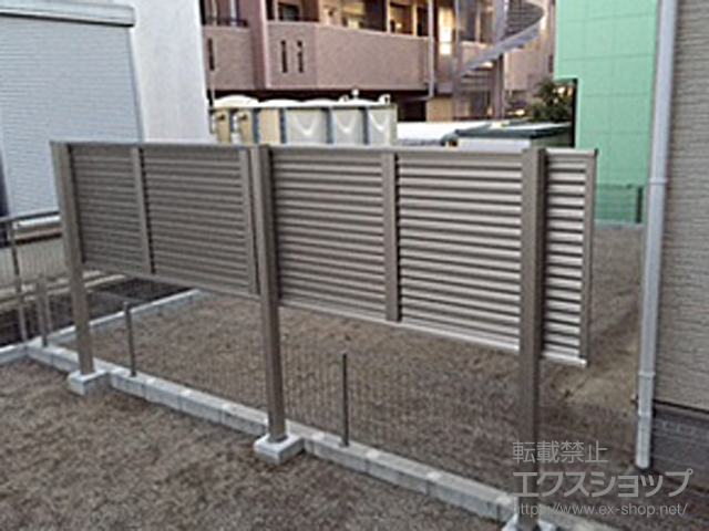 愛知県犬山市ののフェンス・柵 レスティナフェンス5型 自由柱 2段支柱＜自立建て用＞　※上1段 施工例