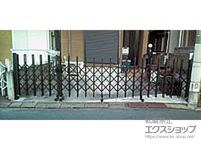 東京都日野市ののカーゲート トリップゲート RC型 ノンレール 両開き親子 施工例