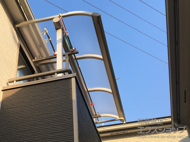 東京都足立区ののバルコニー・ベランダ屋根 プレシオステラス R型 屋根タイプ 単体 積雪〜20cm対応 施工例