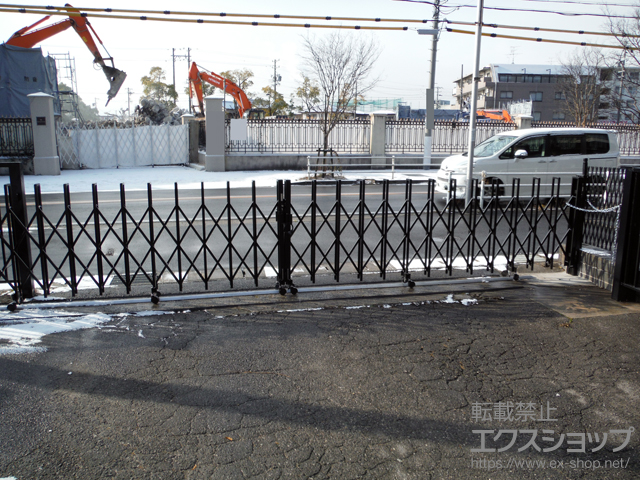 愛知県豊明市ののカーゲート トリップゲート RB型 後付ガイドレール仕様 両開き 76W 施工例