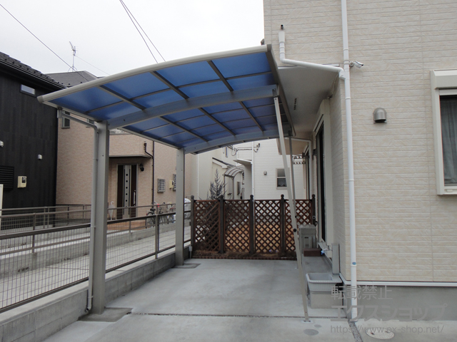 東京都八王子市ののカーポート プレシオスポート 積雪〜20cm対応＋着脱式補助柱 2本入り 施工例