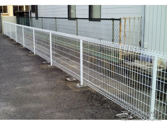 千葉県山武郡横芝光町ののフェンス・柵 メッシュフェンス G10-R フリー支柱タイプ 施工例