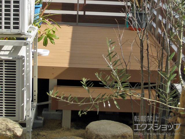 大阪府和泉市ののウッドデッキ マージウッドデッキ＋独立式 リウッドステップ 2型＋段床セット(片側面タイプ 1段) 施工例