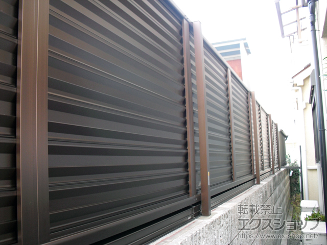 兵庫県尼崎市ののフェンス・柵 ミエーネフェンス 自由柱施工＋ミエーネフェンス 隙間隠し 施工例