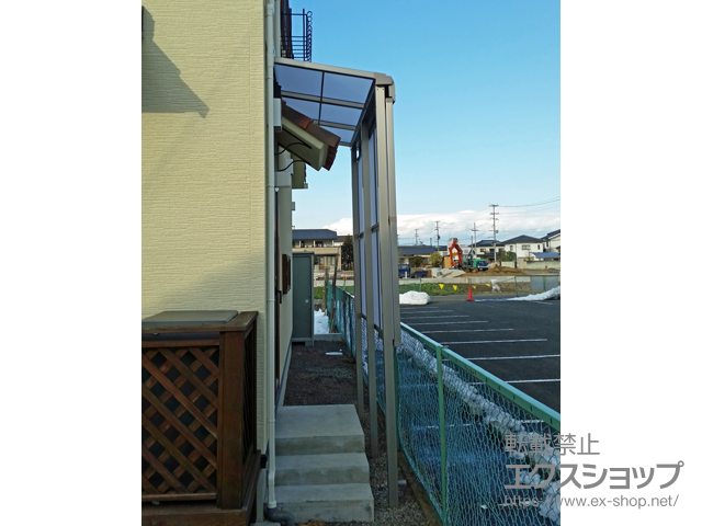 福島県福島市ののテラス屋根 スピーネ F型 テラスタイプ 単体 積雪〜20cm対応＋スピーネ用前面スクリーン2段 施工例