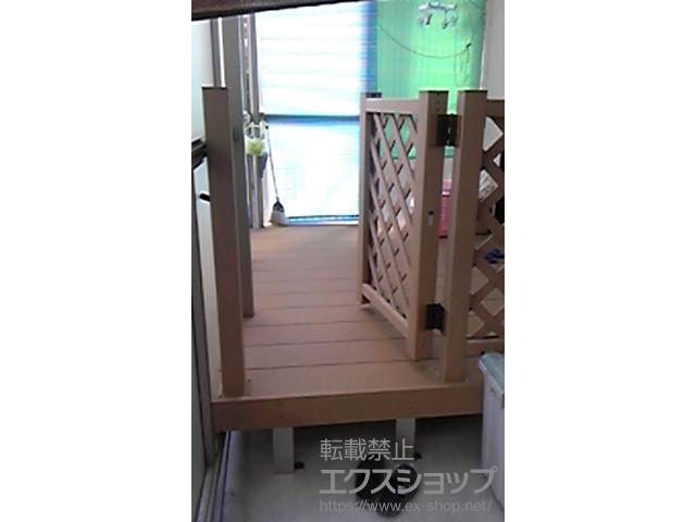 山口県下関市ののウッドデッキ リウッドデッキ 200＋リウッドデッキフェンス2型<ラチス格子>＋リウッドデッキ門扉2型<ラチス格子> 施工例