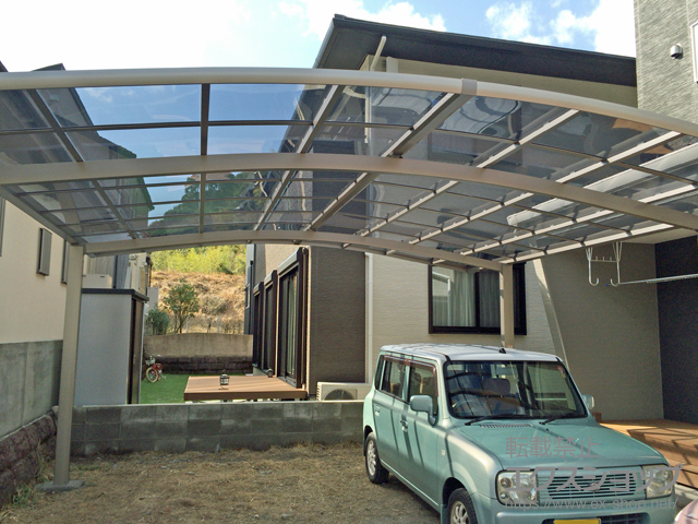 鹿児島県鹿児島市ののカーポート ネスカR (ラウンドスタイル) ワイド 積雪〜20cm対応 施工例