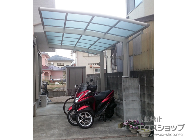 福岡県春日市ののカーポート レイナポートグラン 積雪〜20cm対応＋ 水平式物干し カーポート柱用 標準 2本入り×1セット 施工例