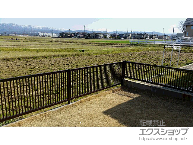 石川県能美郡川北町ののフェンス・柵 エクスラインフェンス13型 間仕切柱施工 施工例