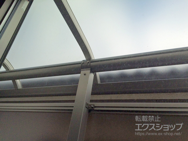 埼玉県新座市ののバルコニー・ベランダ屋根 プレシオステラス R型 屋根タイプ 単体 積雪〜20cm対応＋前面パネル 1段 施工例