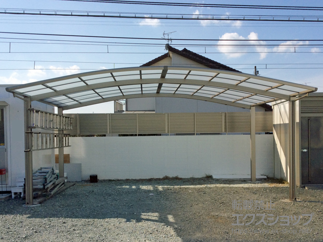 三重県津市ののカーポート ネスカR (ラウンドスタイル) ワイド 積雪〜20cm対応 施工例