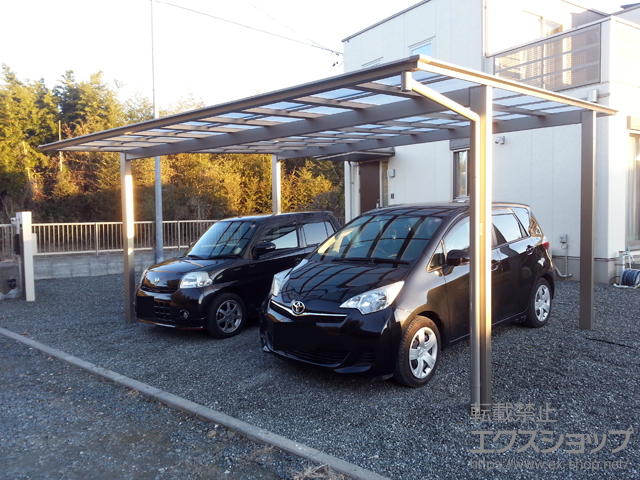 静岡県浜松市ののカーポート ソリッドポート ワイド 積雪〜20cm対応＋屋根材ホルダー 54用×1 施工例