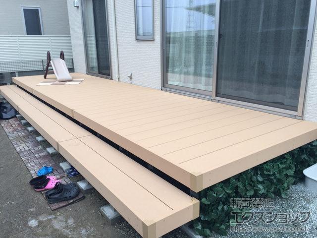 宮城県多賀城市ののウッドデッキ リウッドデッキ 200＋段床セット 1段 正面タイプ 施工例