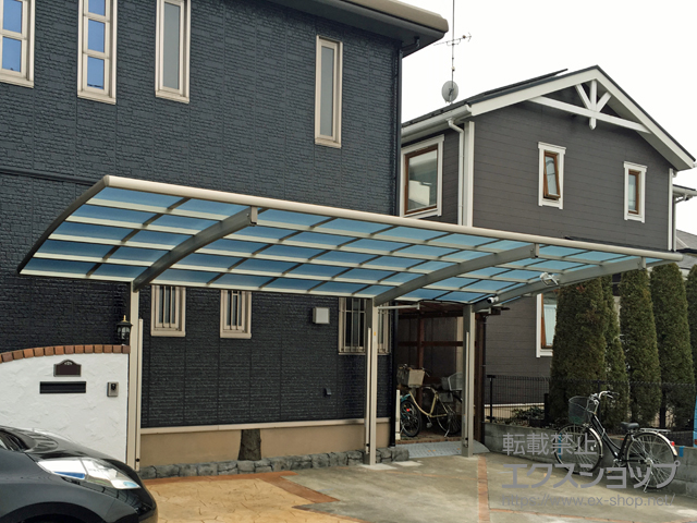 埼玉県北足立郡伊奈町ののカーポート レイナポートグラン 延長 積雪〜20cm対応＋着脱式サポート 標準・ハイルーフ兼用 施工例