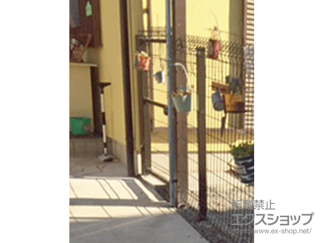 山梨県中央市のの門扉 メッシュフェンスG10 門扉 片開き 柱使用 施工例