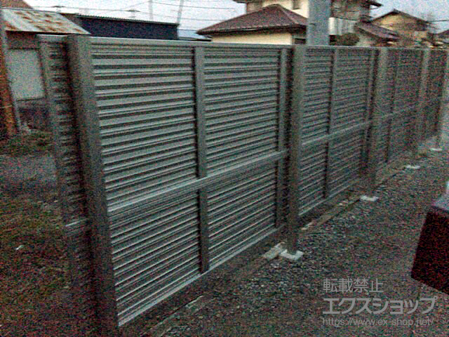 群馬県みどり市ののフェンス・柵 ミエーネフェンス 目隠しルーバータイプ 自由柱 施工例