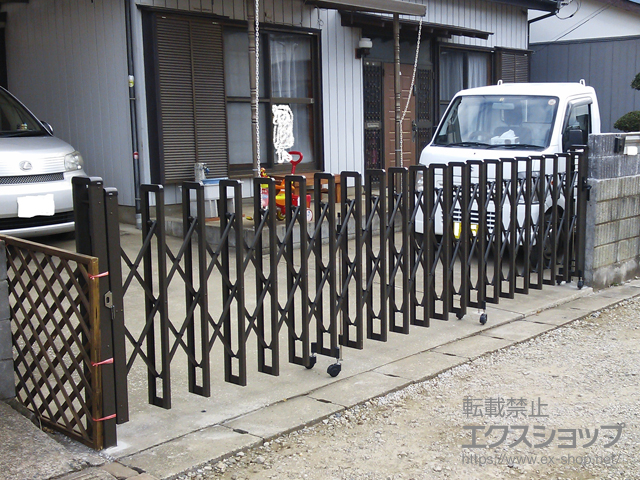 千葉県千葉市のLIXIL リクシル(新日軽)のカーゲート ニューエクジスXA型 片開き＜キャスター式＞ 50SA 施工例