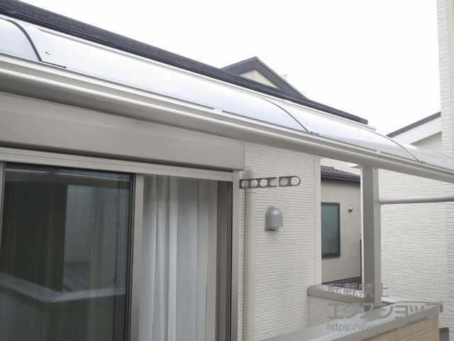 兵庫県尼崎市ののバルコニー・ベランダ屋根 ヴェクターテラス R型 屋根タイプ 単体 積雪〜20cm対応 施工例