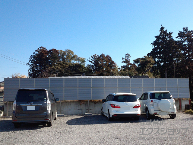 茨城県行方市ののフェンス・柵 シャトレナ3型 フリー支柱 3段施工用（フェンス2段） 施工例