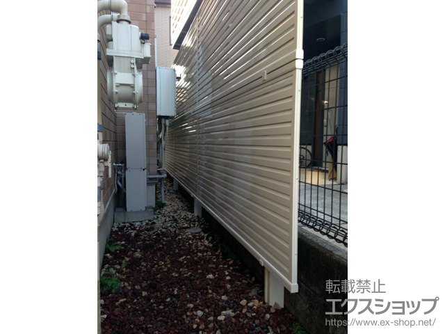 東京都府中市ののフェンス・柵 ミエーネフェンス 目隠しルーバータイプ 2段支柱 施工例