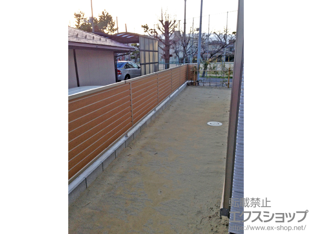 宮城県仙台市ののフェンス・柵 ルシアスフェンスF02型 横目隠し 木調カラー 自由柱仕様 施工例
