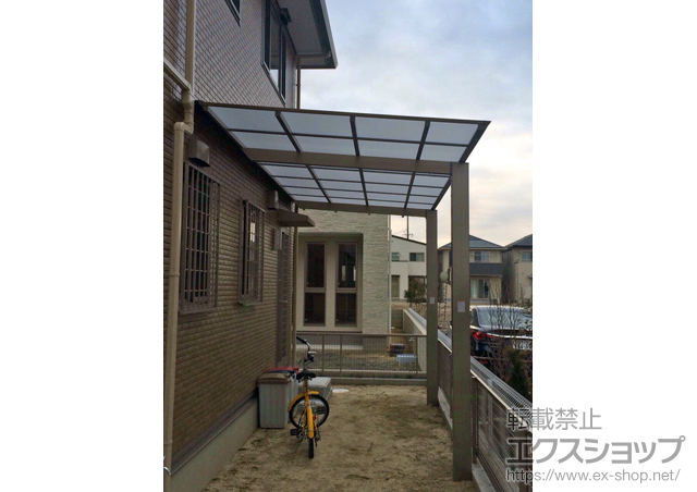 愛知県海部郡蟹江町ののカーポート アーキフィット 積雪〜20cm対応＋アーキフィットミニ用 オプション＋竿掛けセットD 2本入 施工例