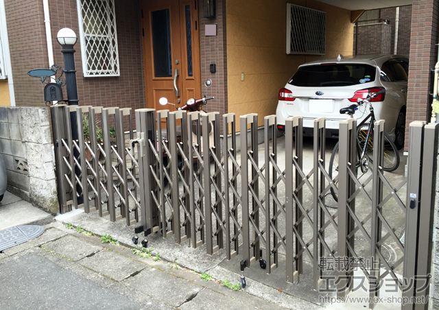 埼玉県さいたま市ののカーゲート アルシャインII H型 Aタイプ ノンレール 両開き親子（150+270）WP 施工例