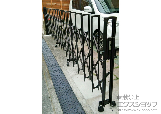 東京都青梅市ののカーゲート トリップゲート RB型 ノンレール 両開き親子 62WO（13S+49M） 施工例