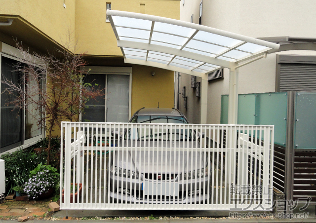 大阪府吹田市のLIXIL リクシル（トステム）のカーポート カーブポートシグマIII 積雪〜20cm対応 施工例