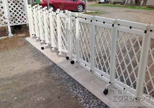 三重県四日市市ののカーゲート エクスライン伸縮ゲート4型 ノンレール 両開き 60W 施工例