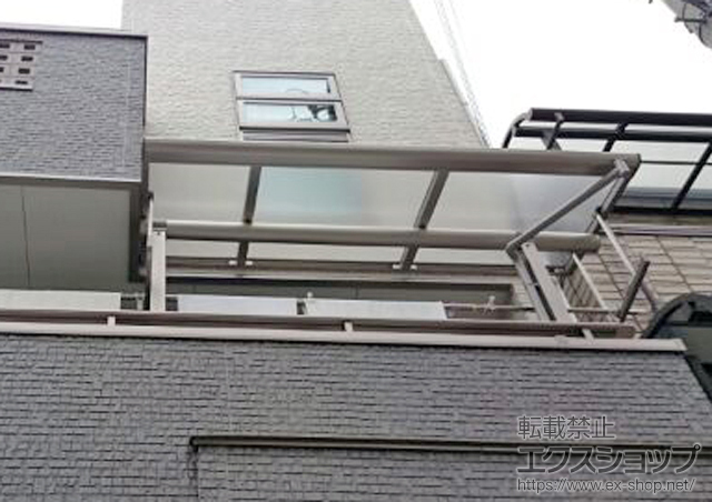 兵庫県神戸市ののバルコニー・ベランダ屋根 プレシオステラス F型 屋根タイプ 単体 積雪〜20cm対応+吊り下げ式物干し 施工例