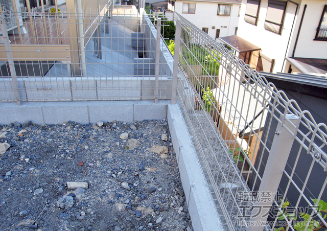 滋賀県草津市ののフェンス・柵 メッシュフェンス G10-R フリー支柱タイプ 施工例