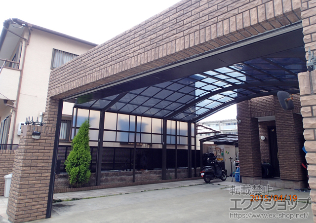 大阪府茨木市のLIXIL リクシル（トステム）のカーポート リベルポートシグマIII 延長 3台用 積雪〜20cm対応 施工例